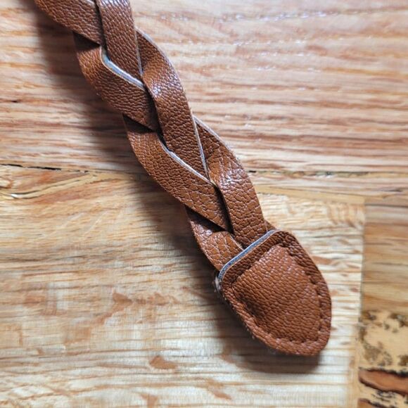 🤸‍♀️3 for 12🤸‍♂️ Faux Leather Braided Belt Small - Picture 3 of 4